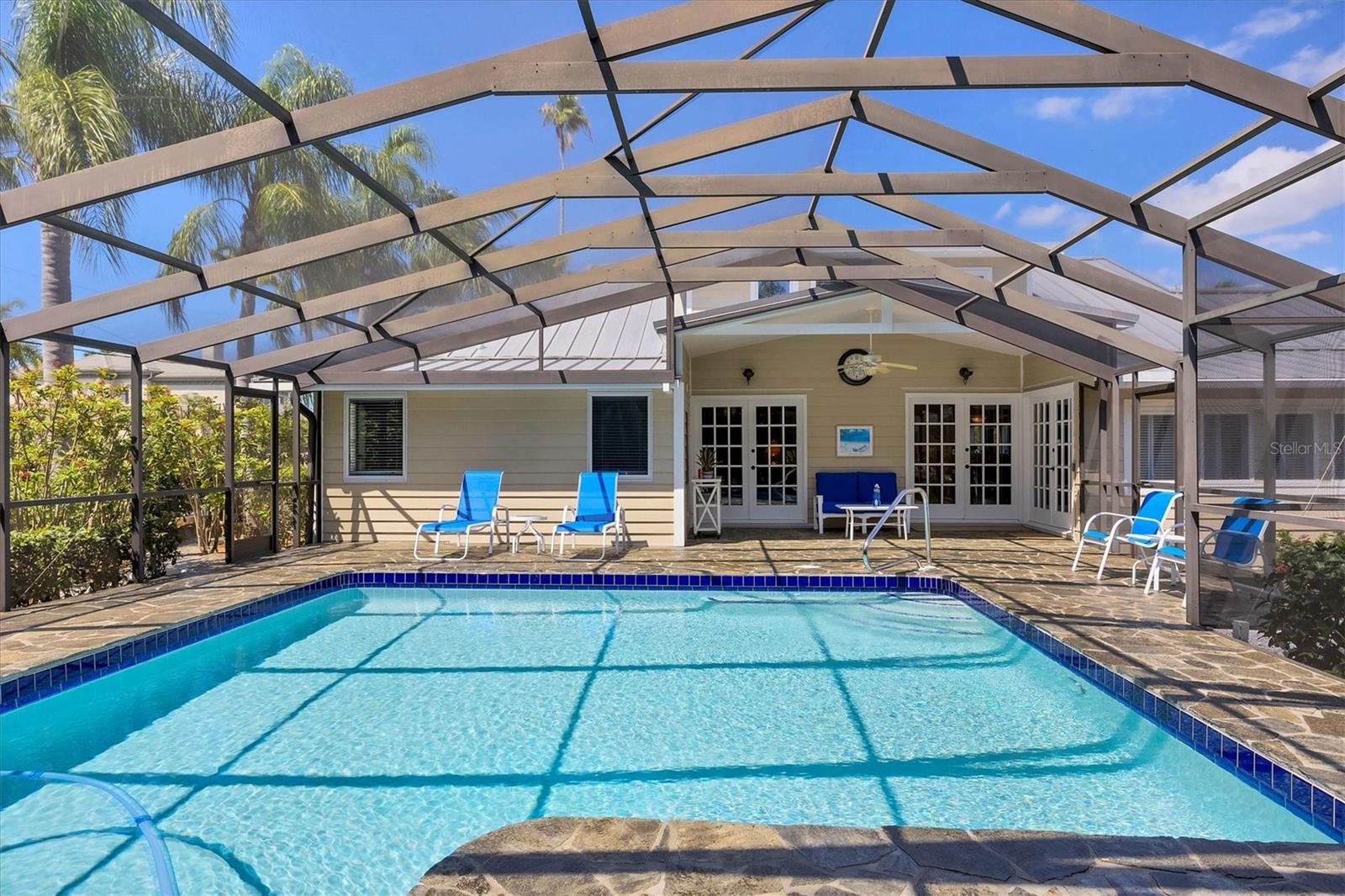 BAY ISLAND - Residential