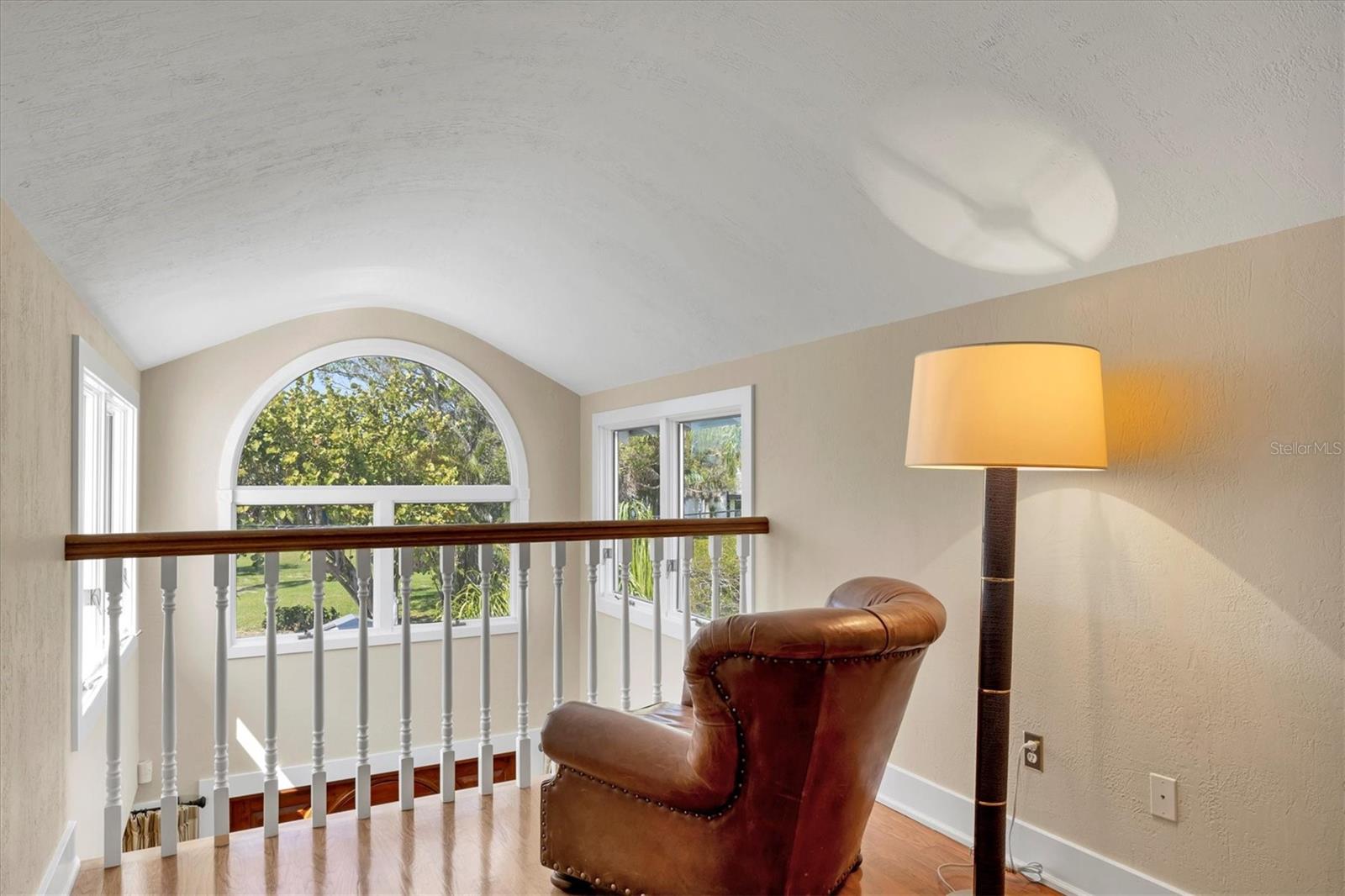 BAY ISLAND - Residential
