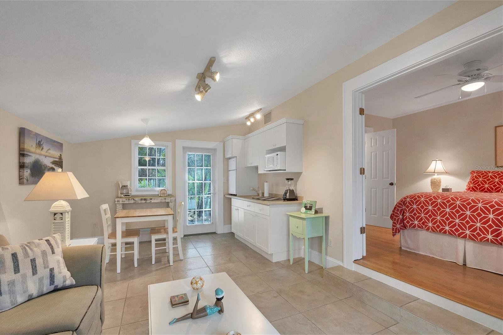 BAY ISLAND - Residential