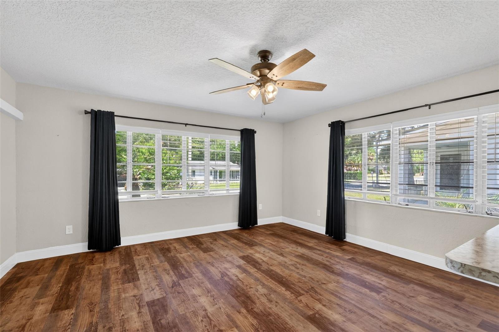 MOUNT DORA - Residential Income