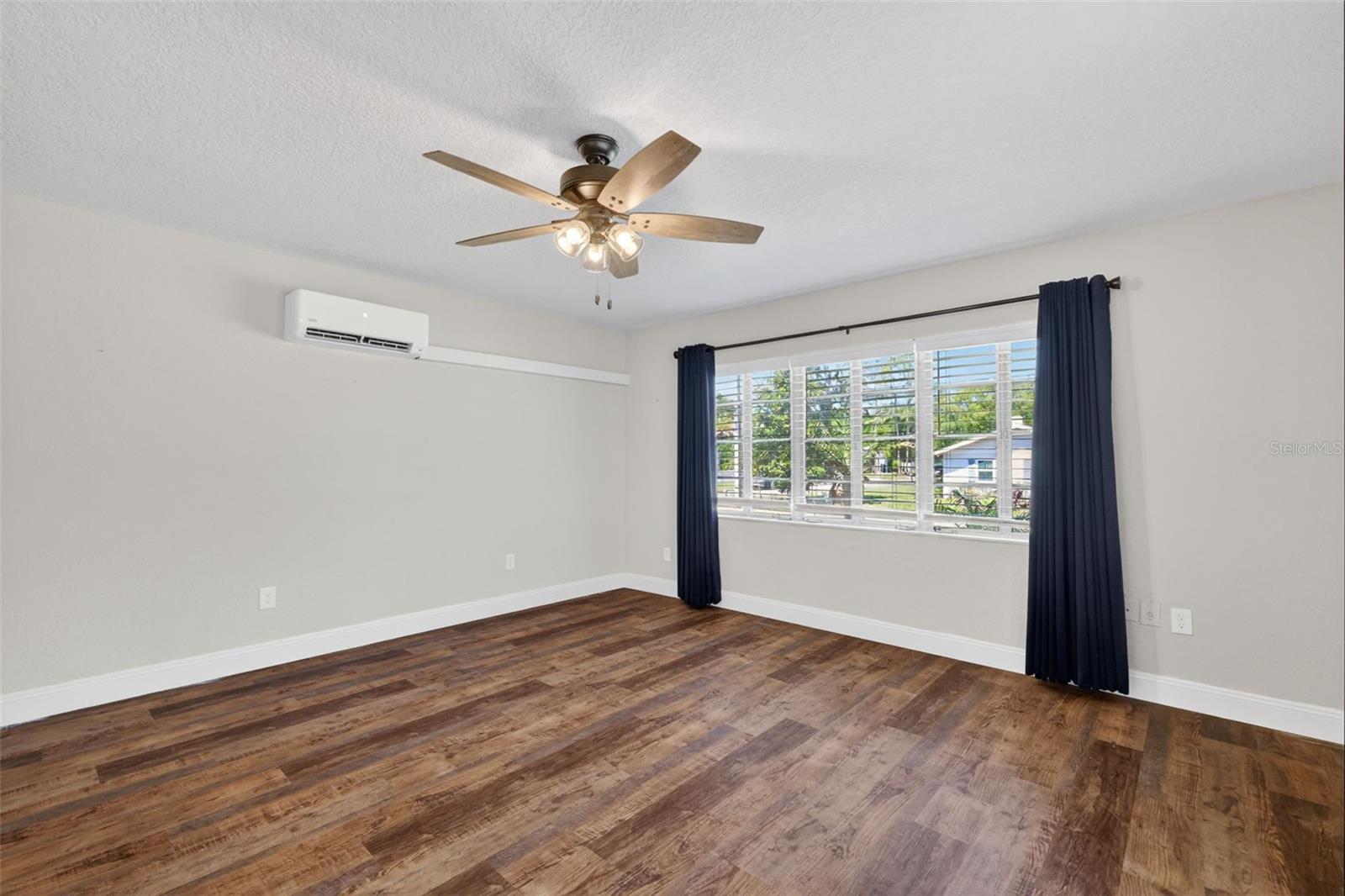 MOUNT DORA - Residential Income