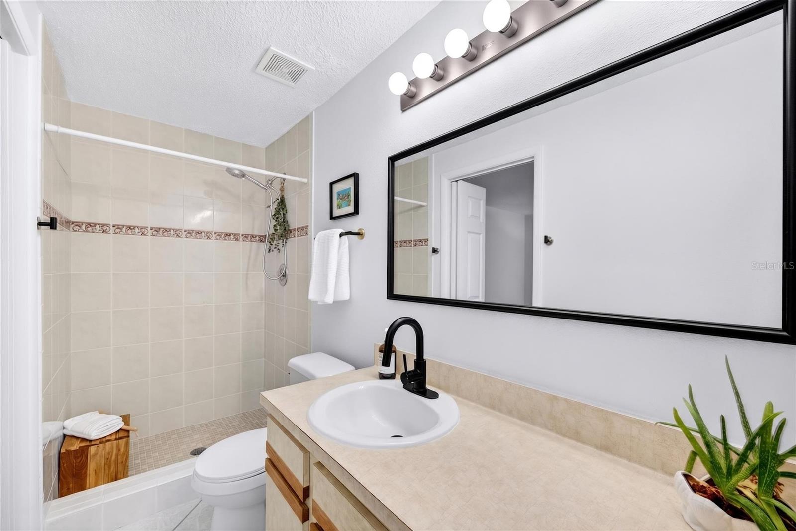SHOREVIEW PH 2 - Residential