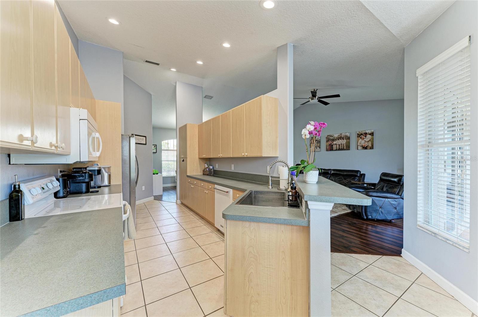 ANCIENT OAKS UNIT ONE - Residential