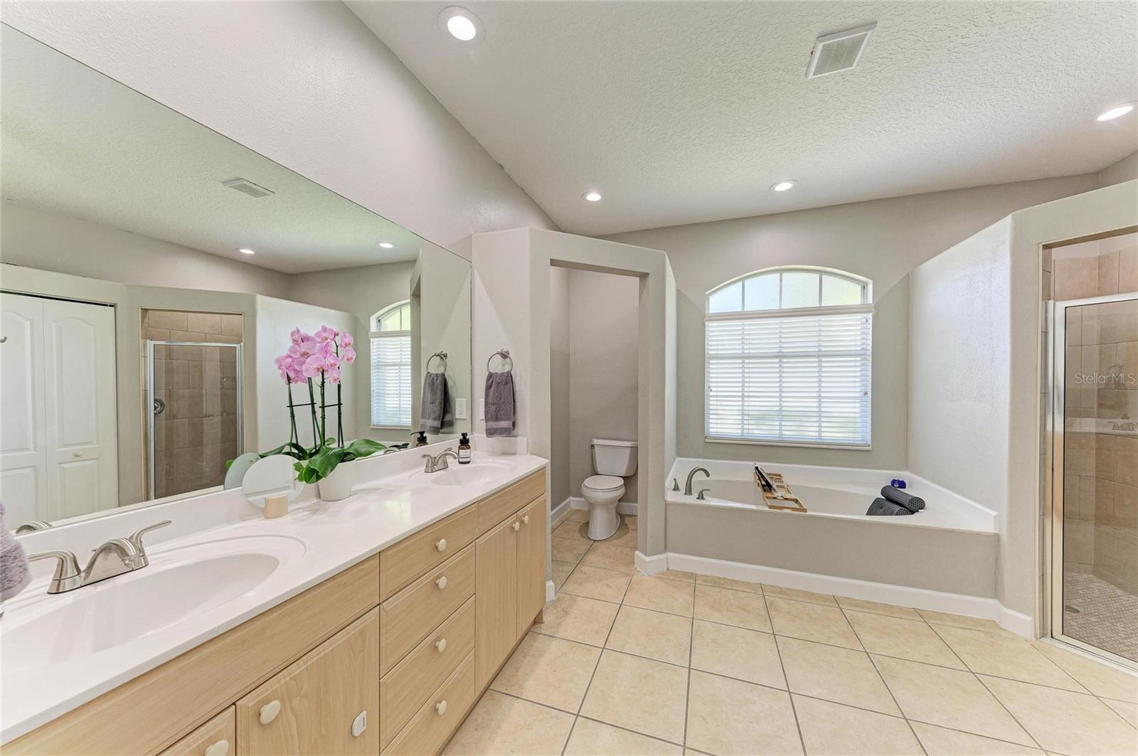 ANCIENT OAKS UNIT ONE - Residential