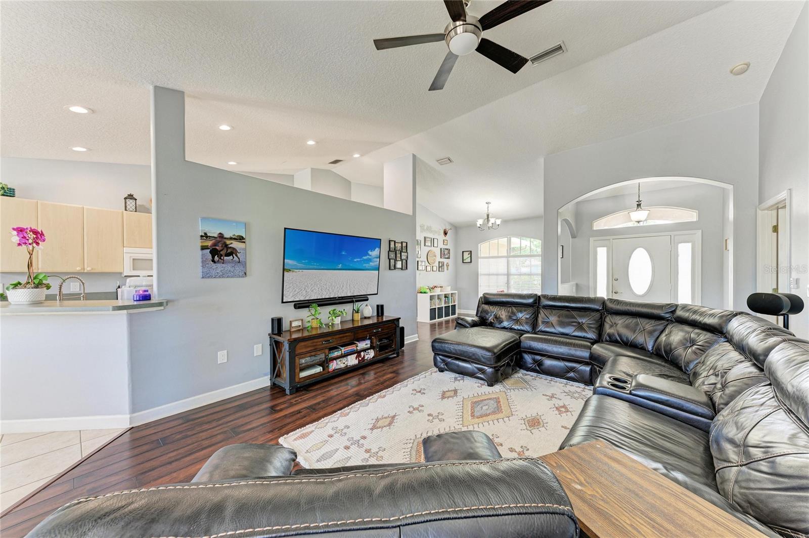 ANCIENT OAKS UNIT ONE - Residential