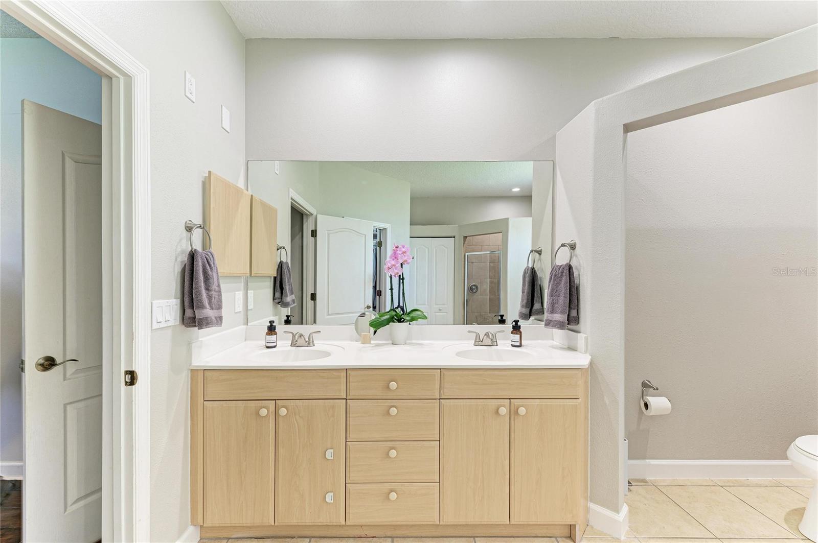 ANCIENT OAKS UNIT ONE - Residential