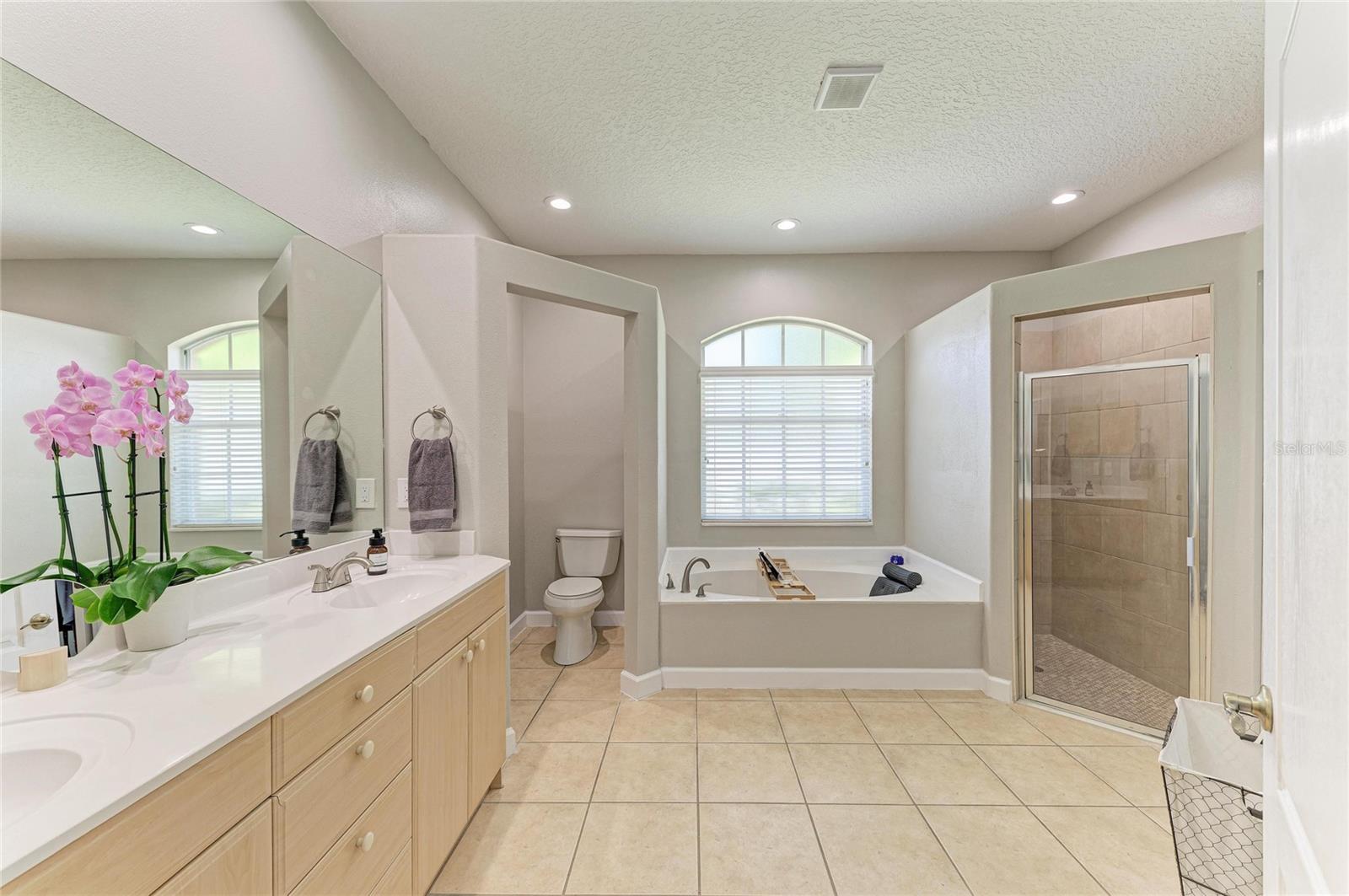 ANCIENT OAKS UNIT ONE - Residential