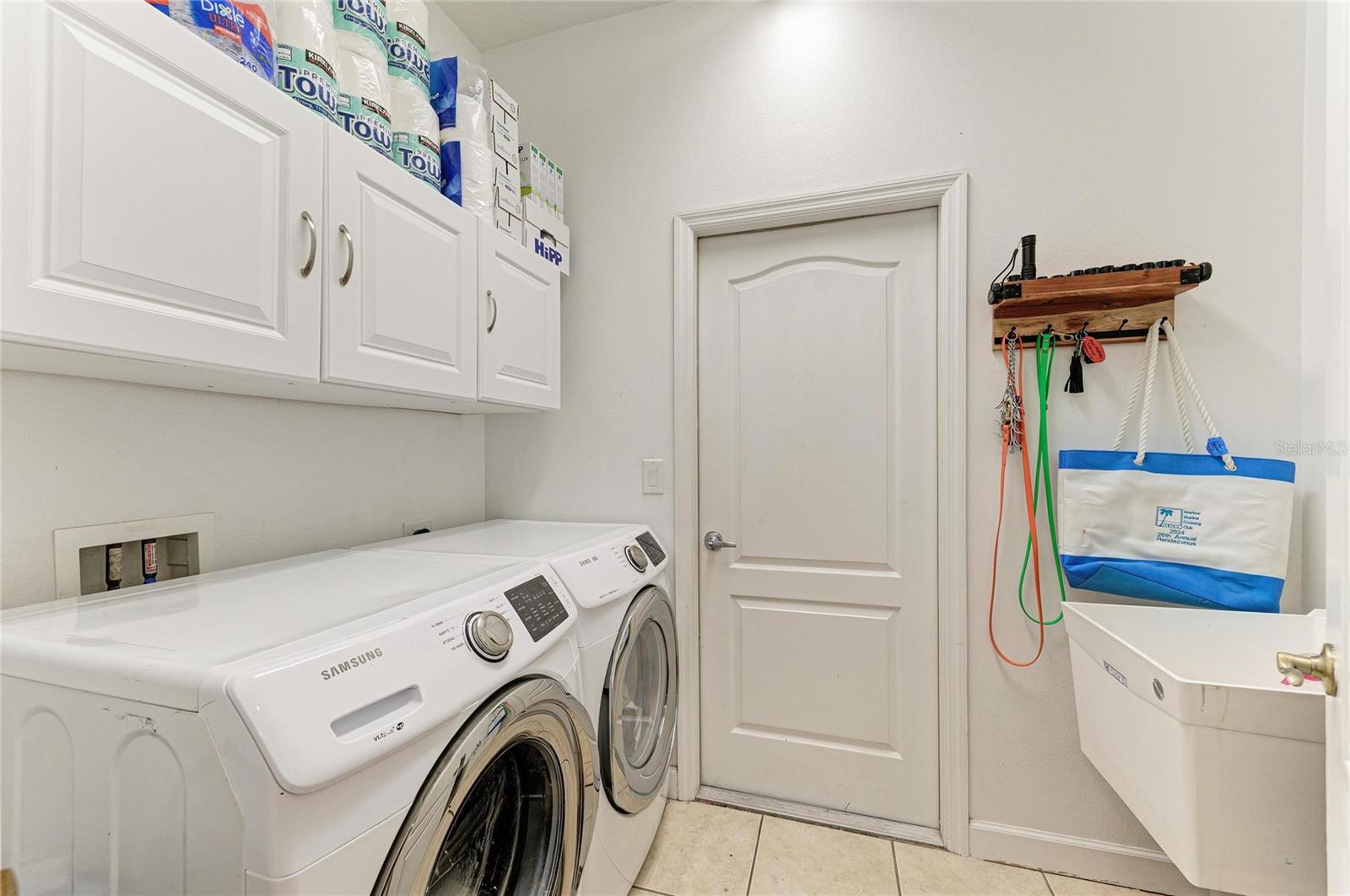 ANCIENT OAKS UNIT ONE - Residential