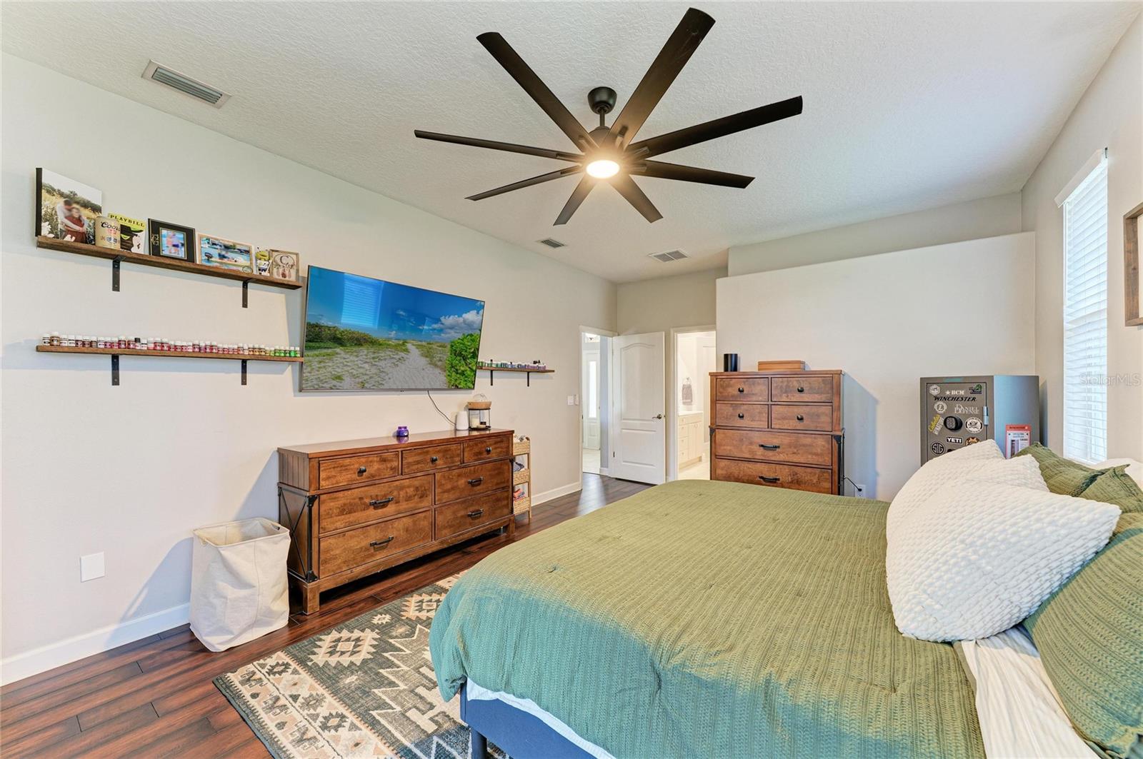 ANCIENT OAKS UNIT ONE - Residential