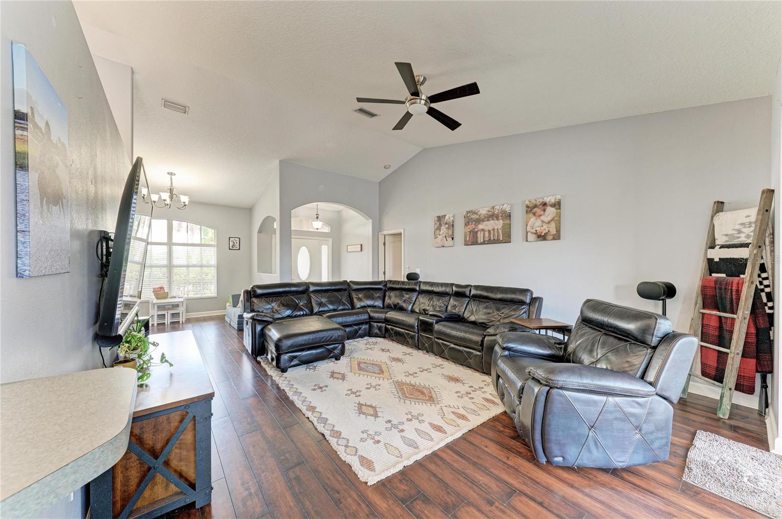 ANCIENT OAKS UNIT ONE - Residential