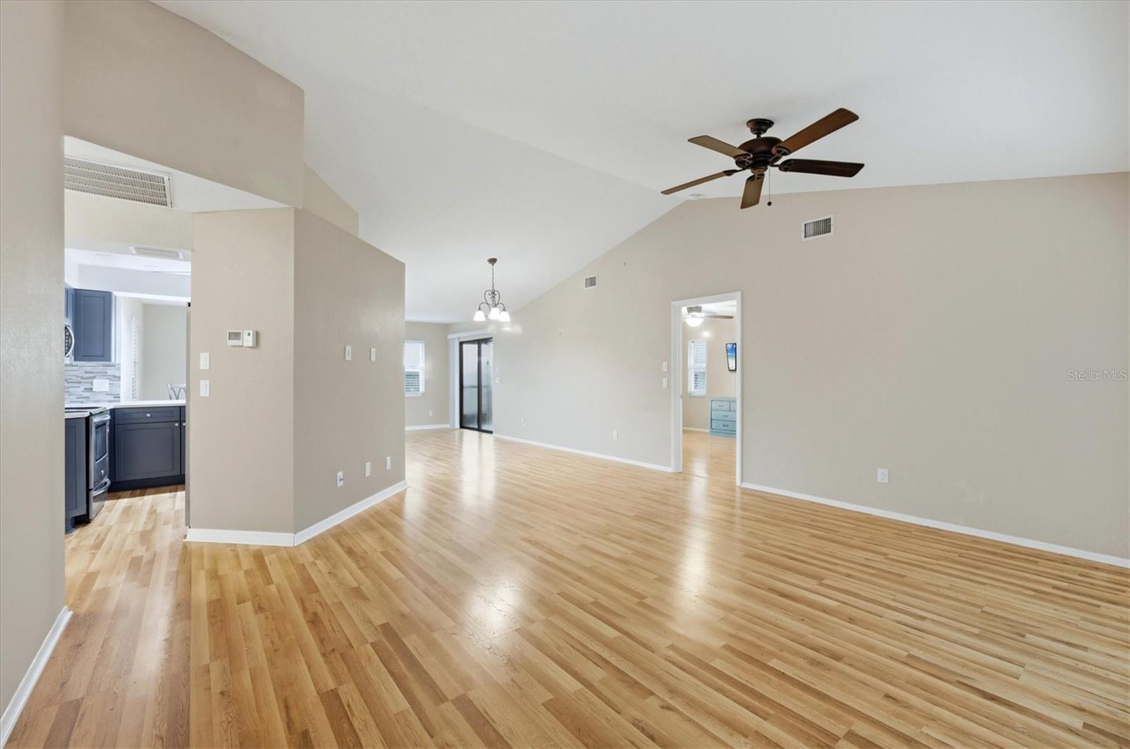SOUTH VENICE - Residential