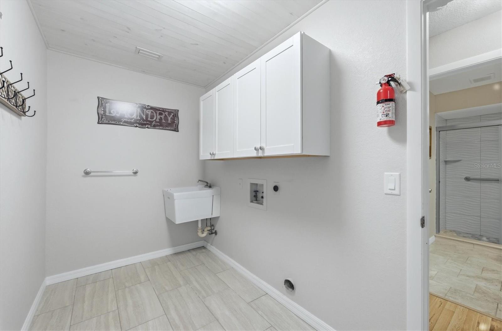 SOUTH VENICE - Residential