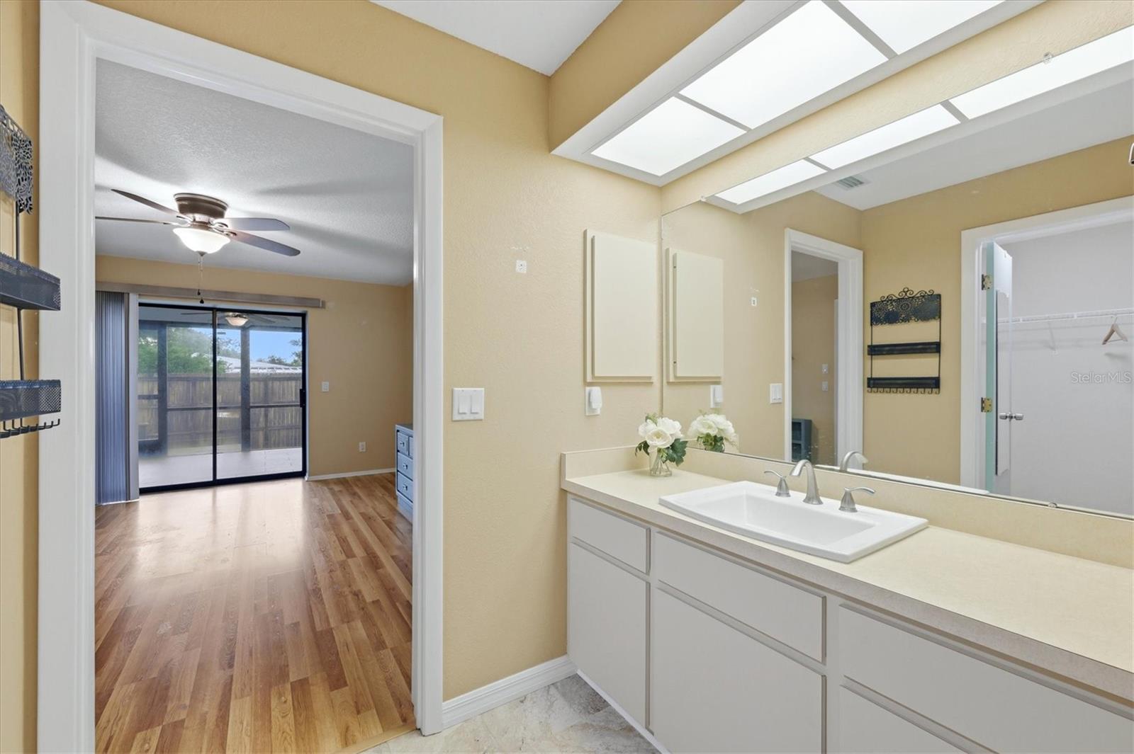 SOUTH VENICE - Residential