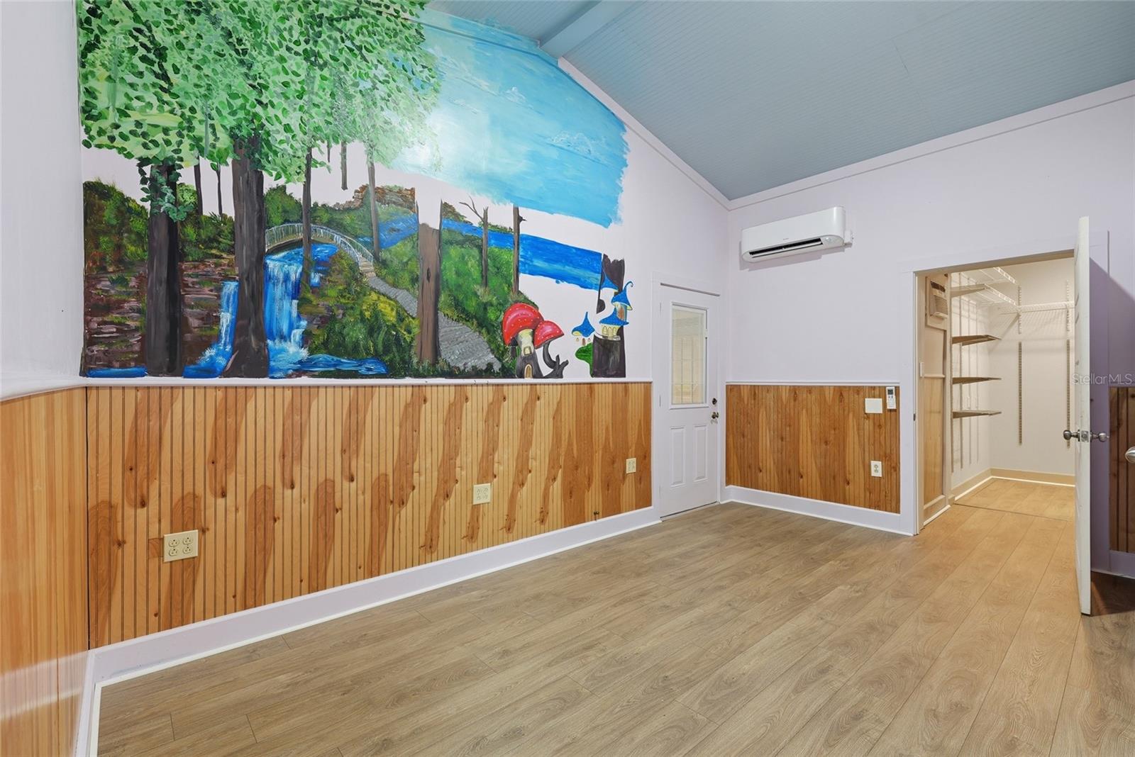 SPRING RIDGE - Residential