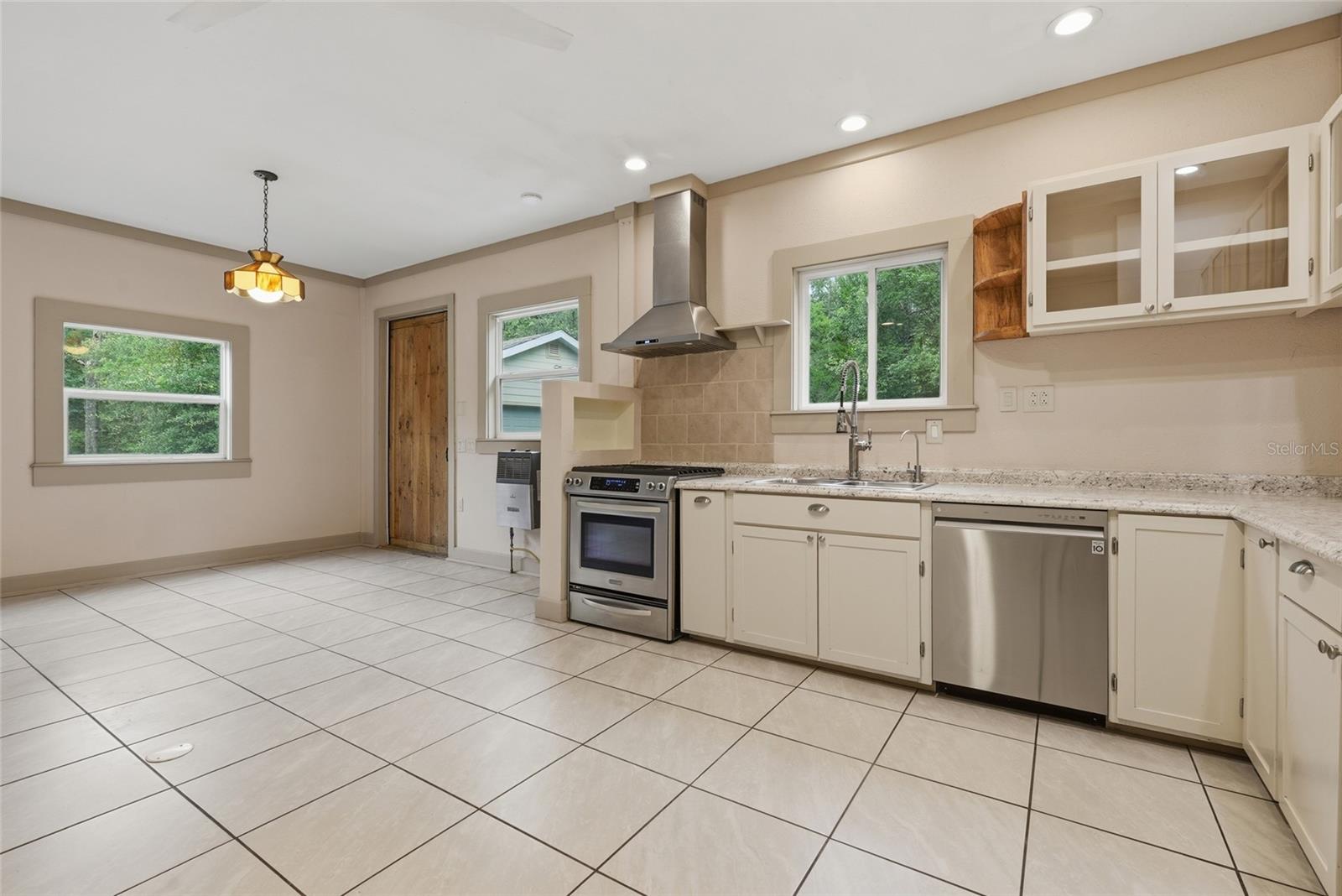 SPRING RIDGE - Residential