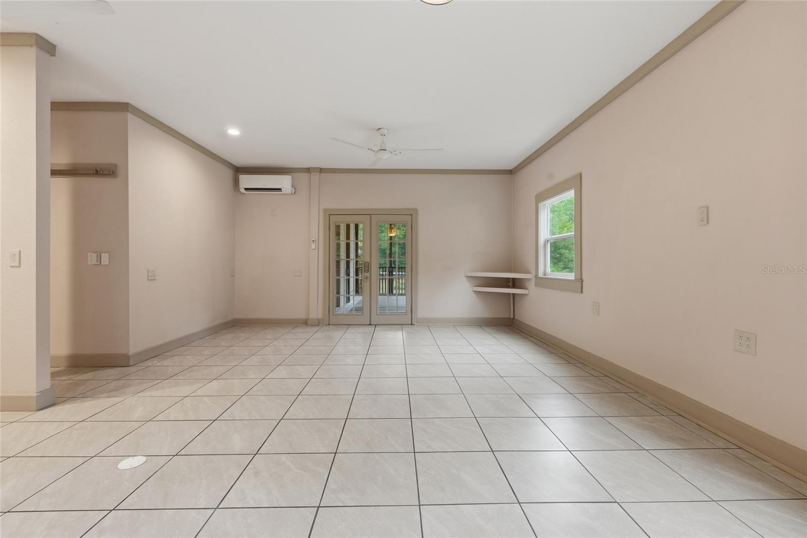 SPRING RIDGE - Residential