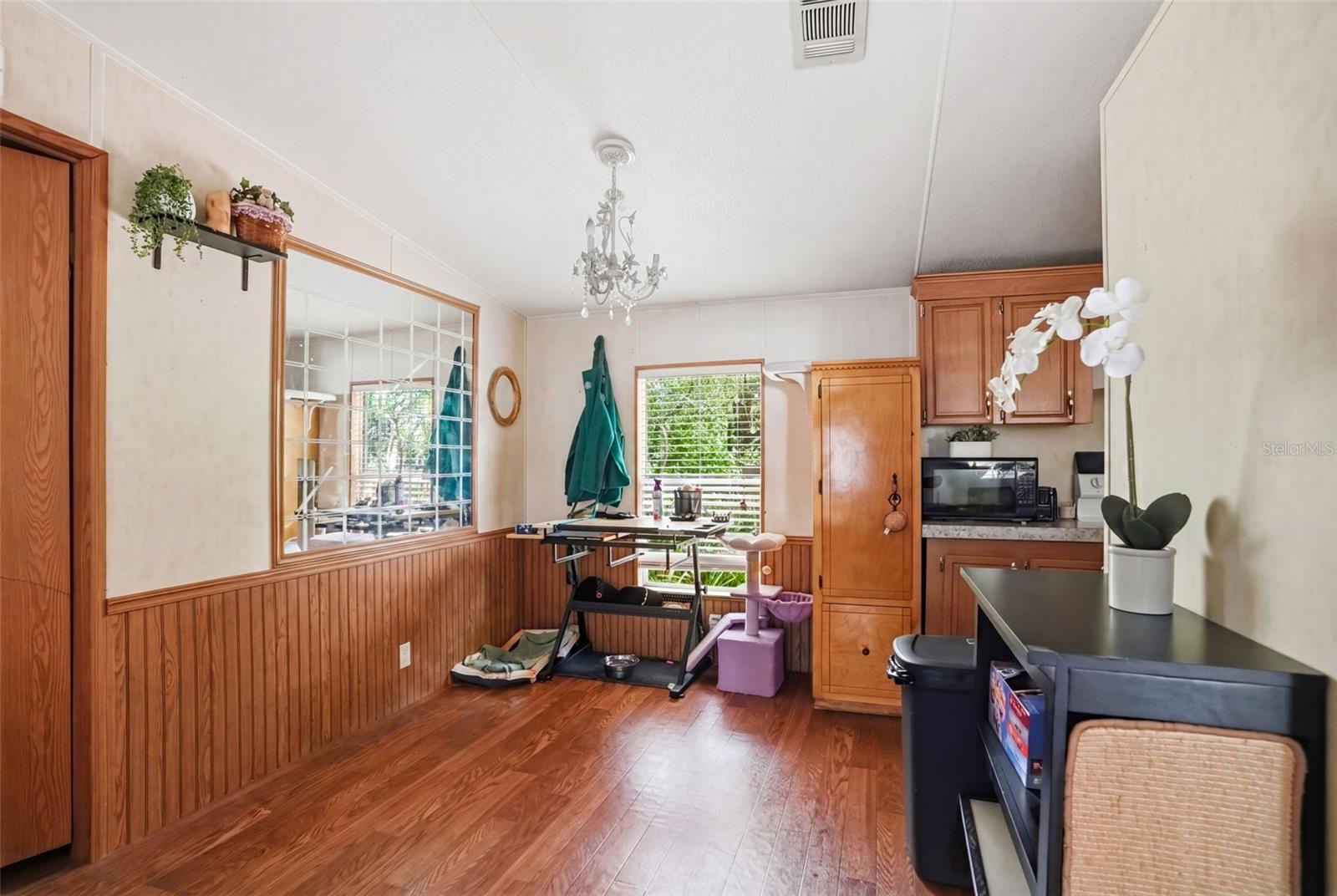 JEAN VAN FARMS - Residential Income