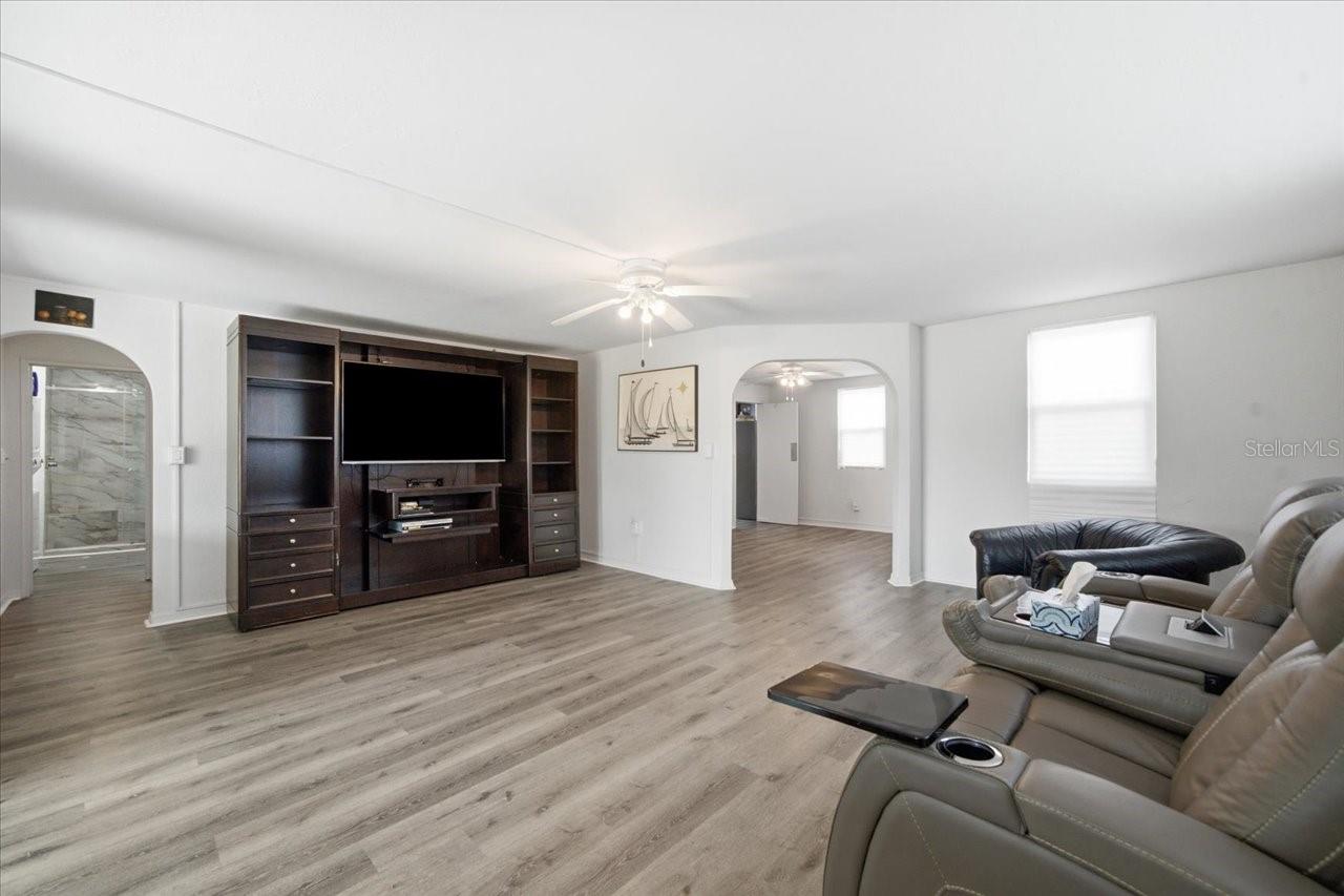 LAKE CARROLL - Residential