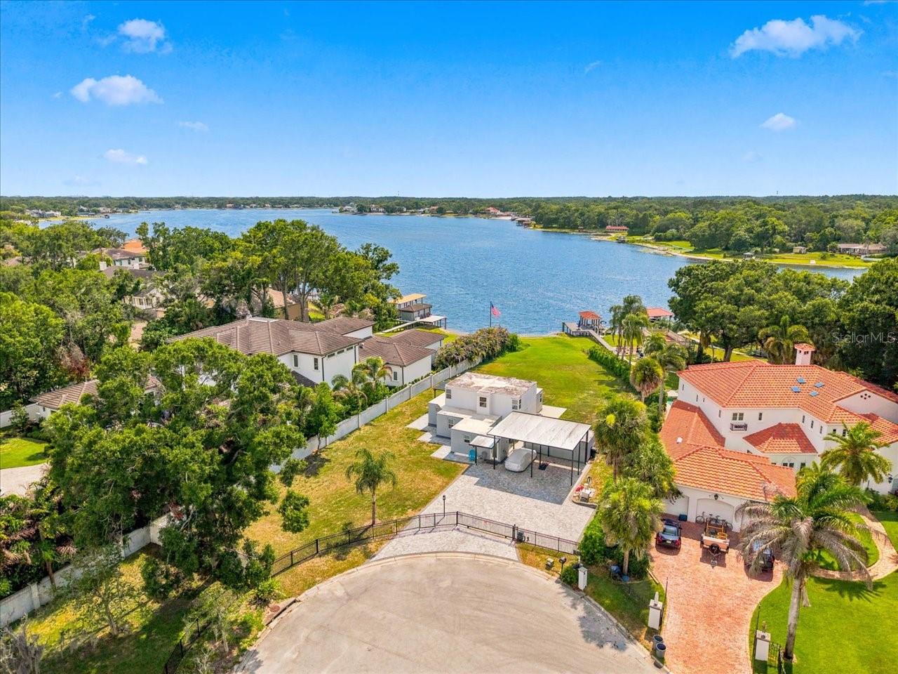 LAKE CARROLL - Residential