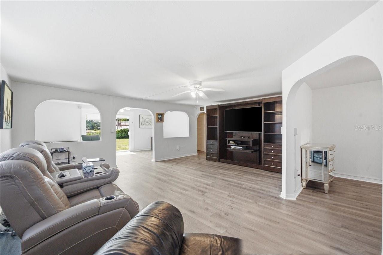 LAKE CARROLL - Residential