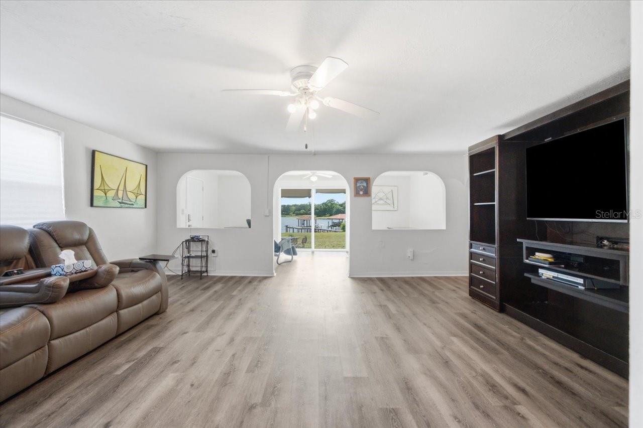 LAKE CARROLL - Residential