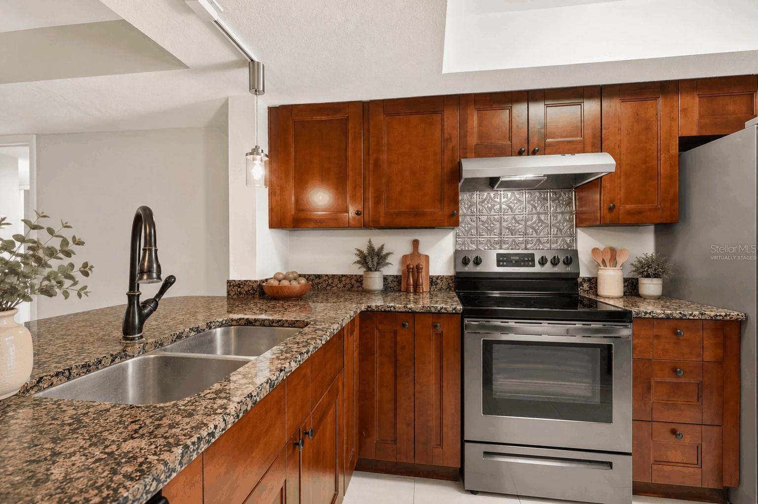EAGLES GLEN CONDO - Residential