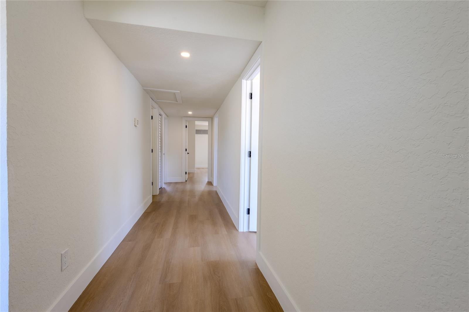 MANHATTAN MANOR 3 - Residential