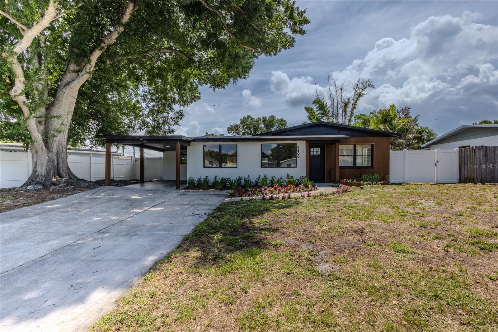 MANHATTAN MANOR 3 - Residential