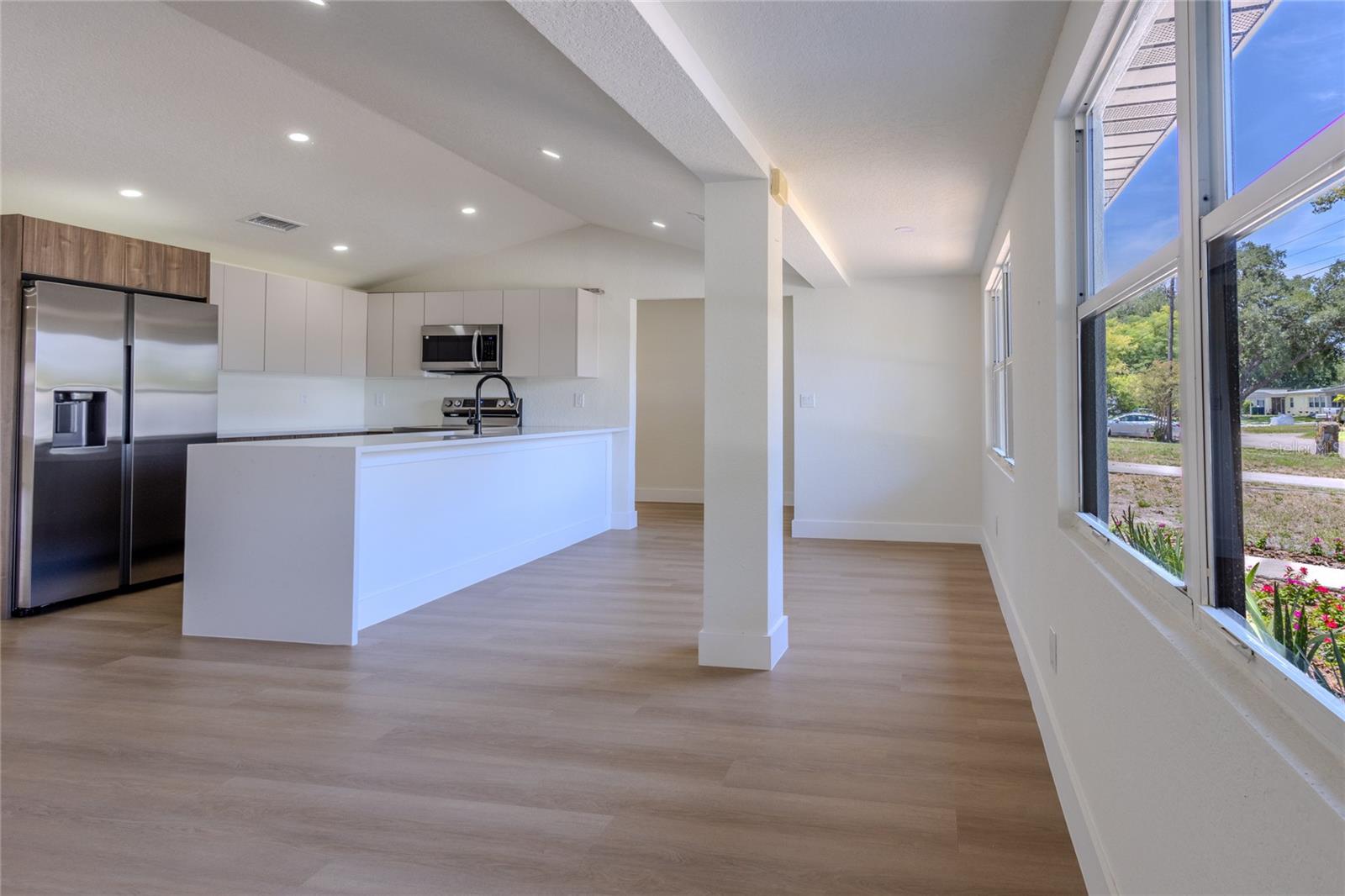 MANHATTAN MANOR 3 - Residential