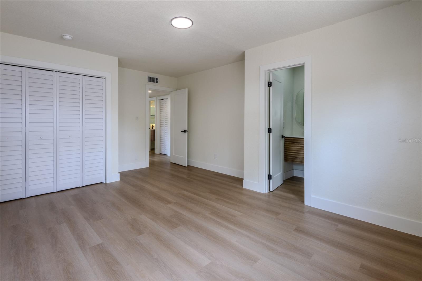 MANHATTAN MANOR 3 - Residential