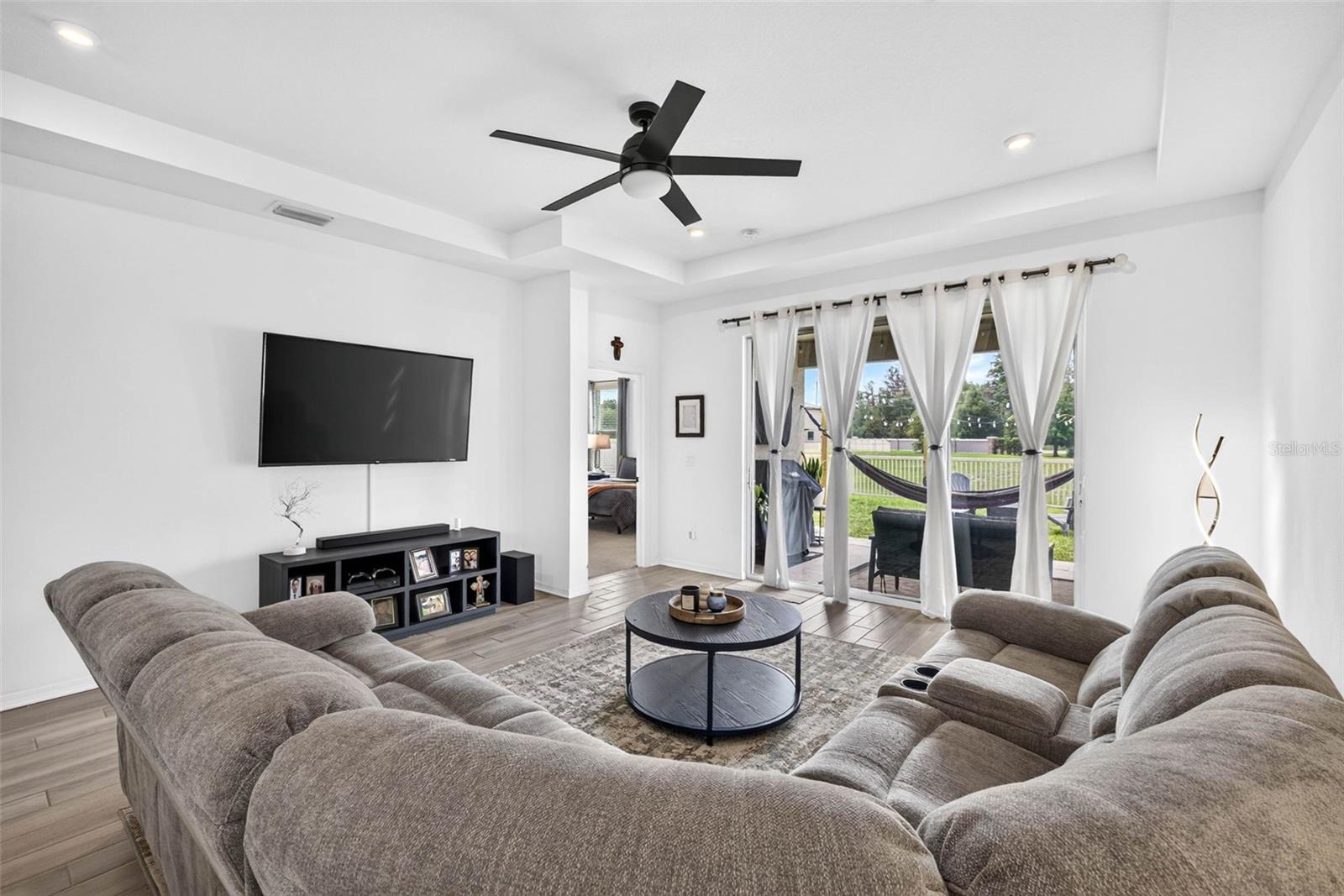 LAKESIDE PH 3 - Residential