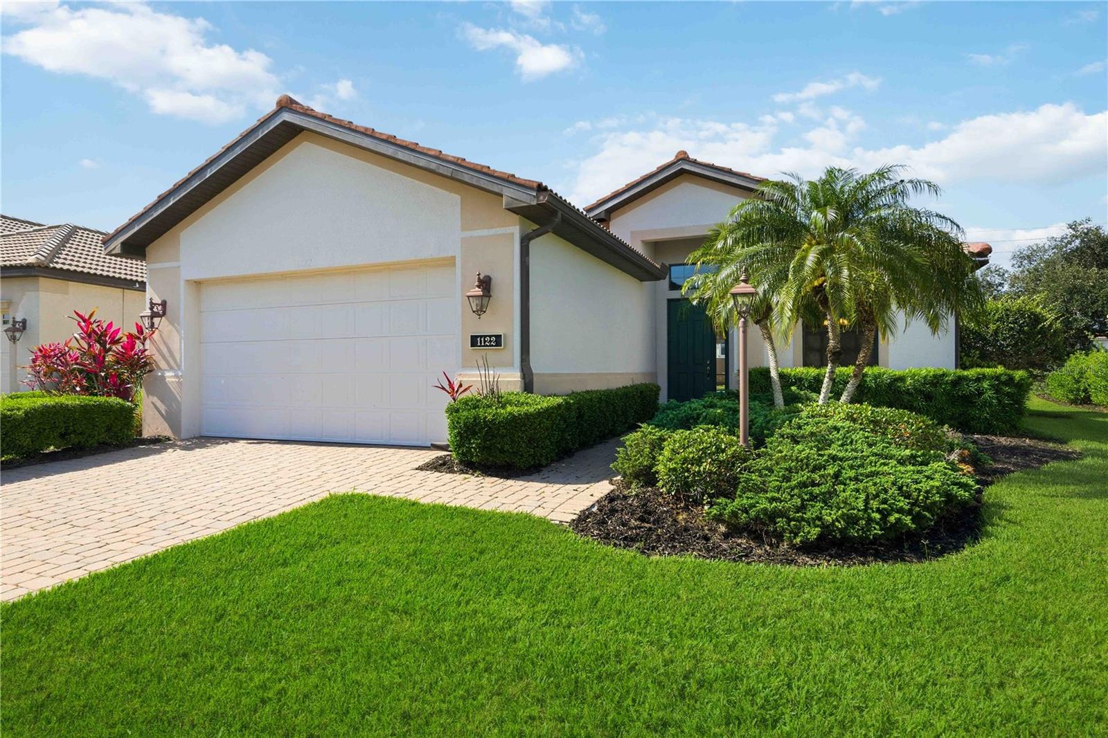 WILLOW CHASE - Residential