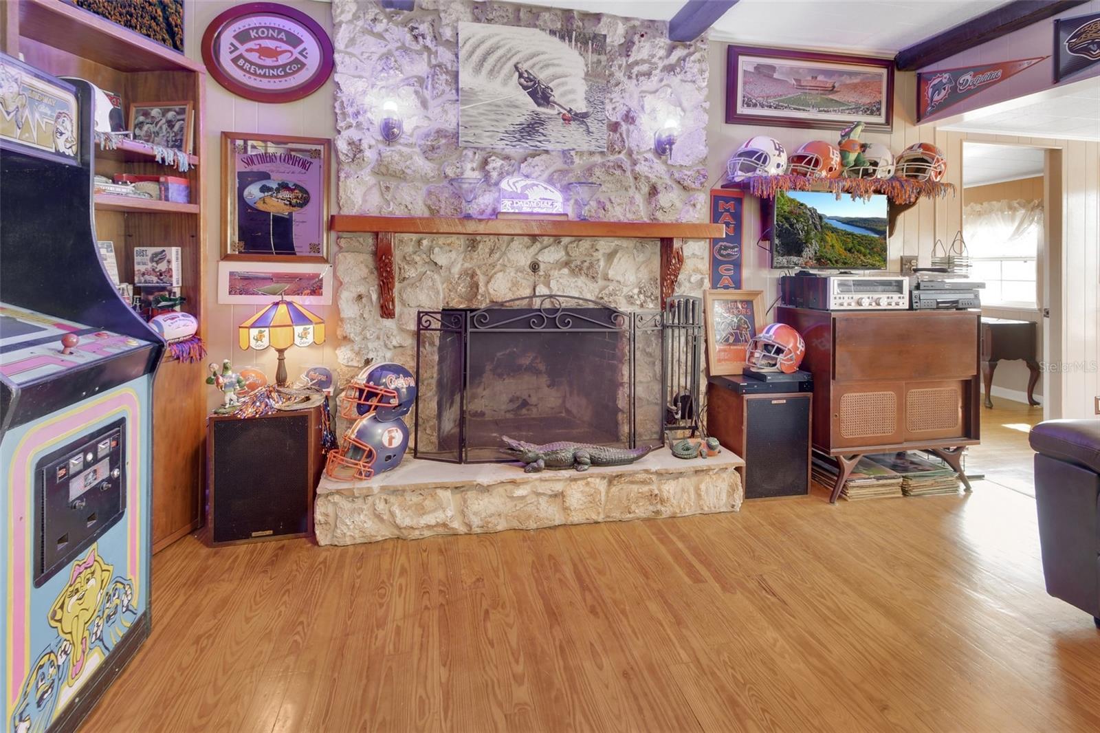 LAKE WINONA - Residential