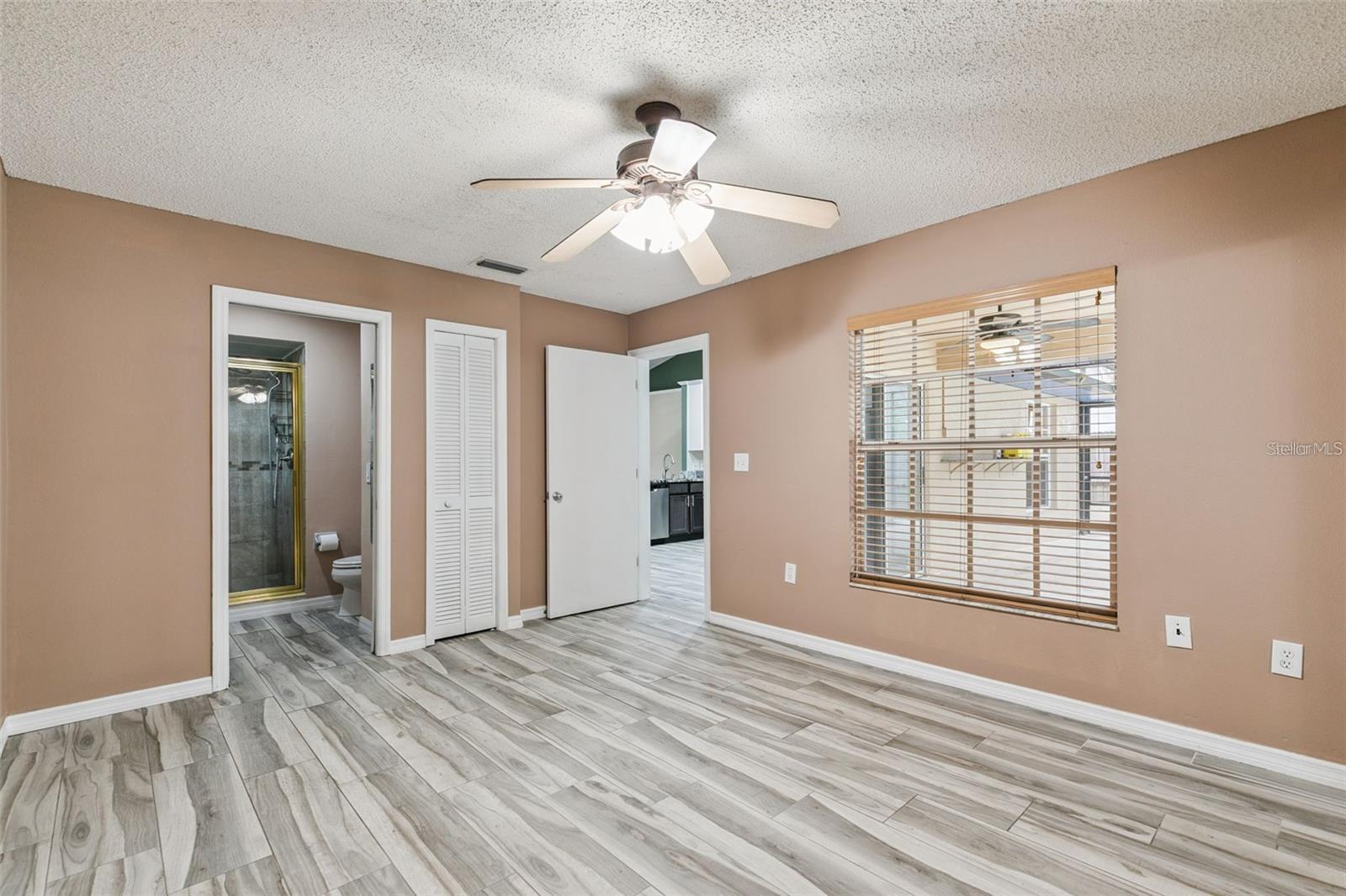 CHARLESTON SQUARE - Residential Lease