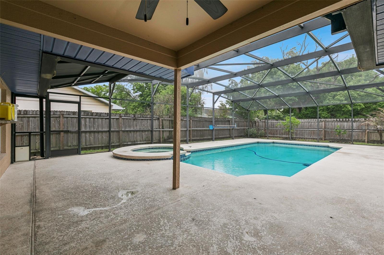 CHARLESTON SQUARE - Residential Lease
