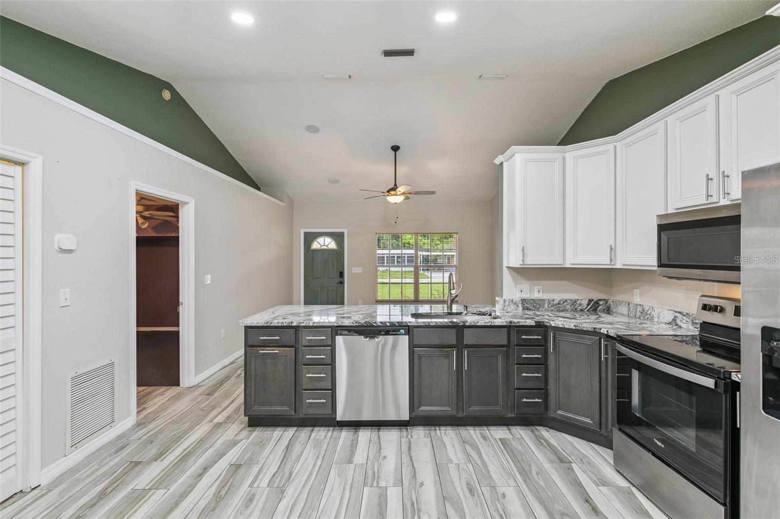CHARLESTON SQUARE - Residential Lease