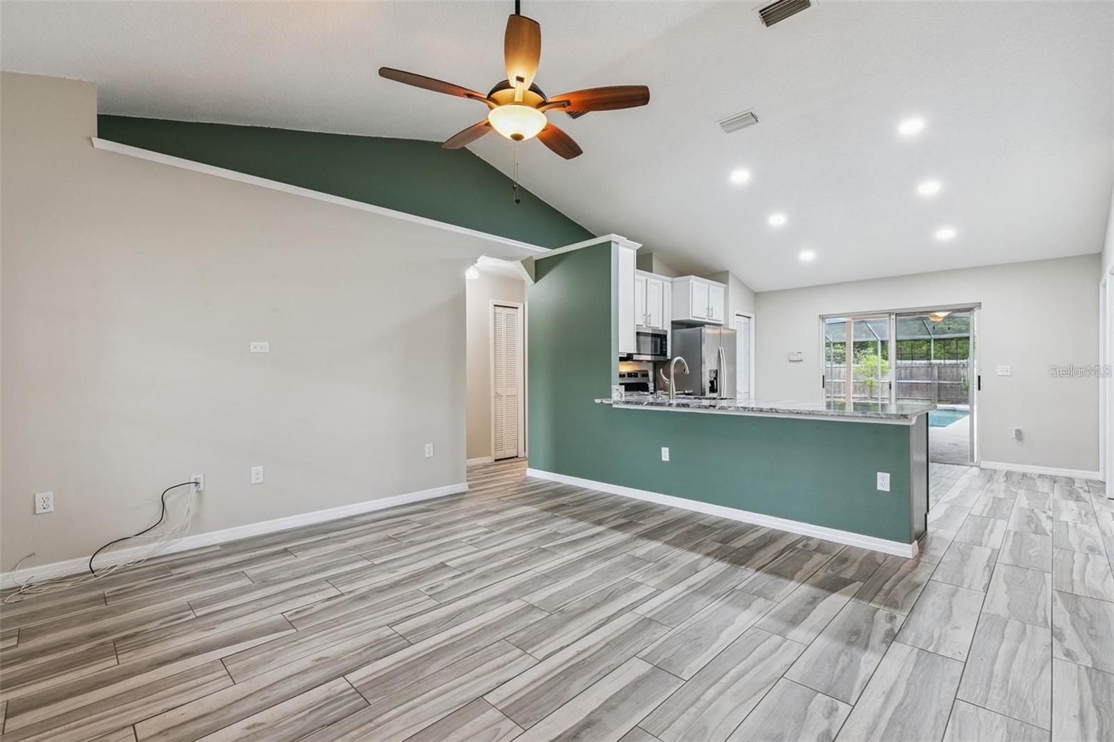 CHARLESTON SQUARE - Residential Lease