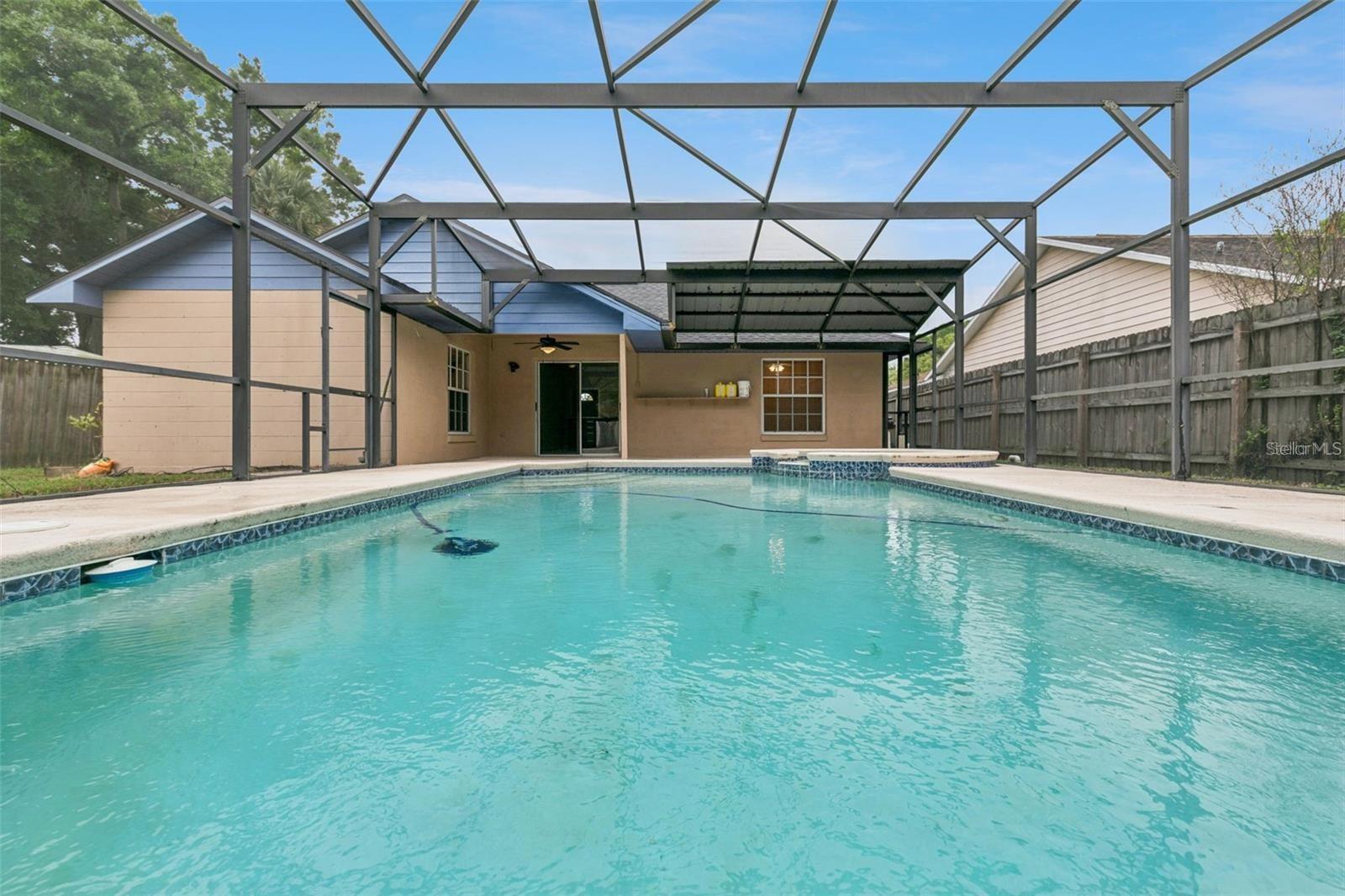 CHARLESTON SQUARE - Residential Lease