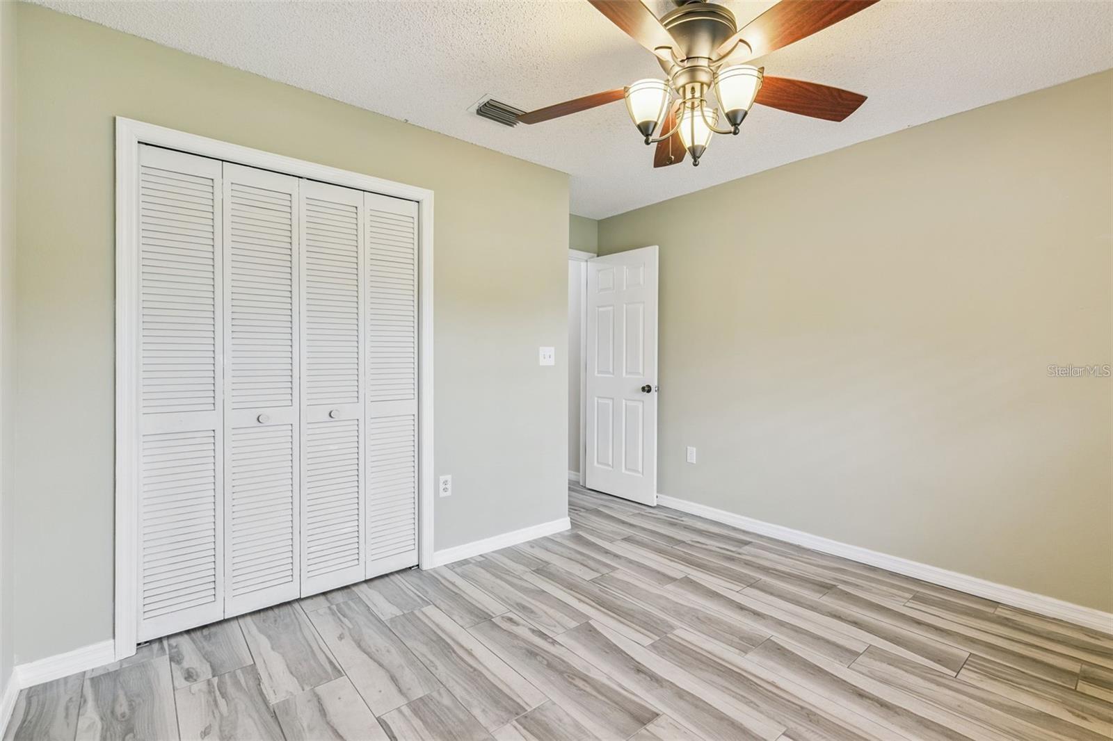 CHARLESTON SQUARE - Residential Lease