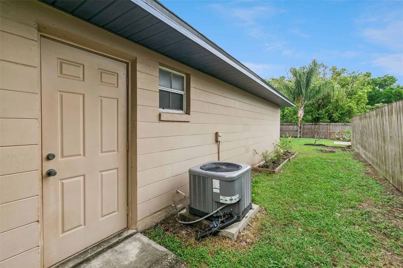 CHARLESTON SQUARE - Residential Lease
