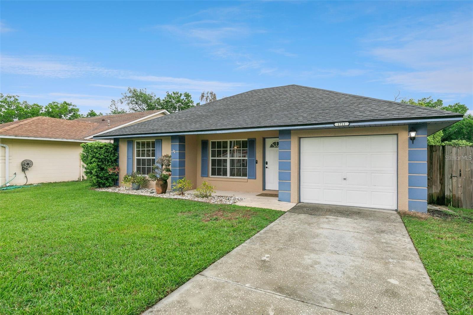 CHARLESTON SQUARE - Residential Lease