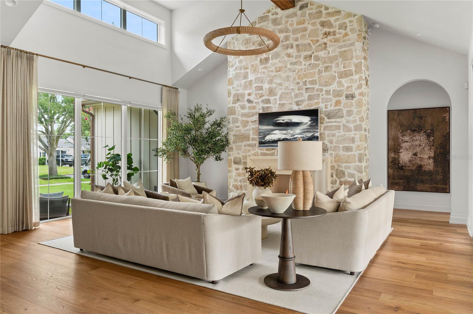 BEVERLY SHORES - Residential