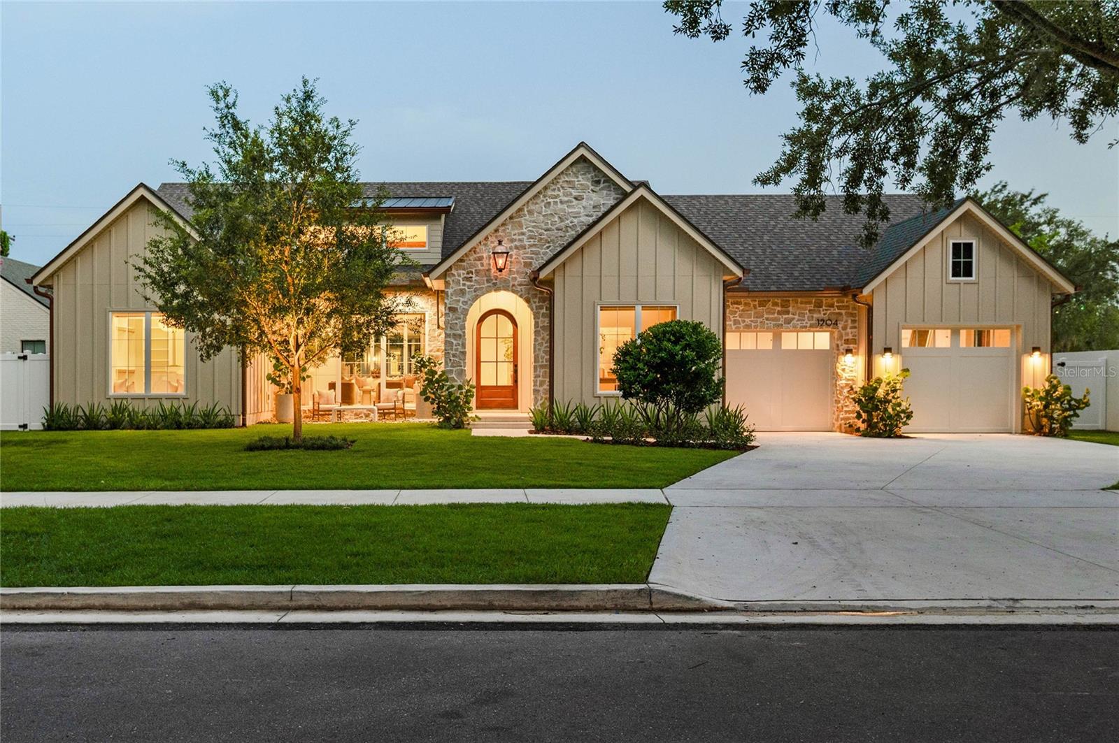 BEVERLY SHORES - Residential