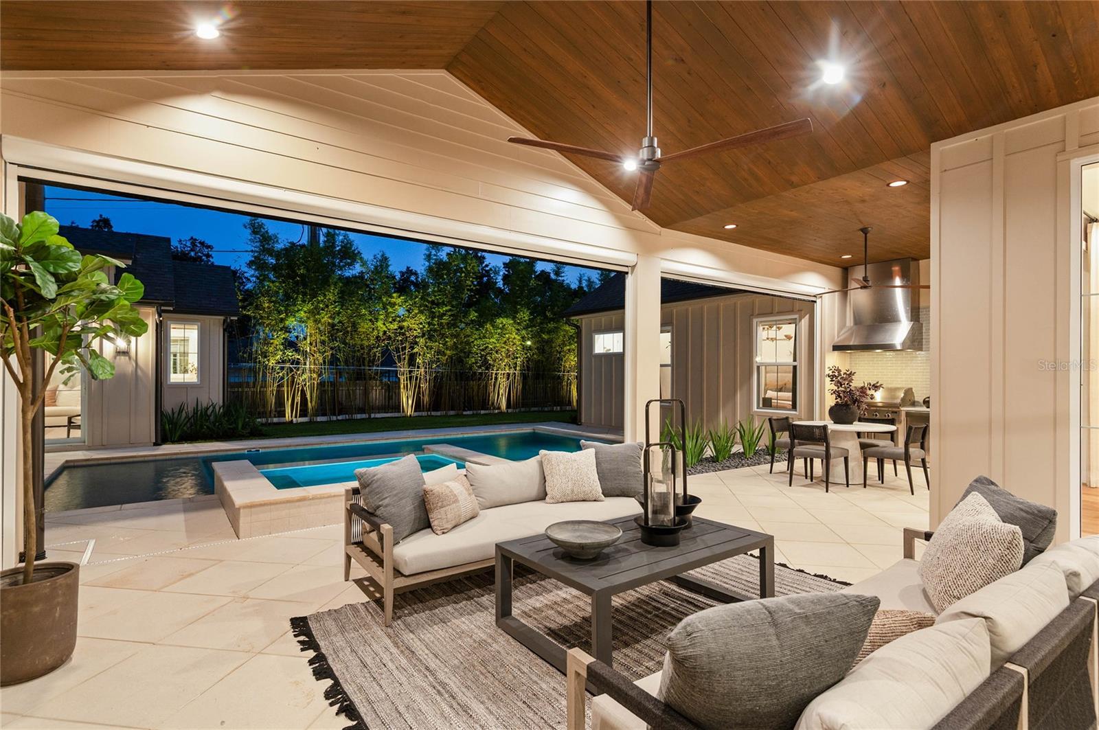 BEVERLY SHORES - Residential