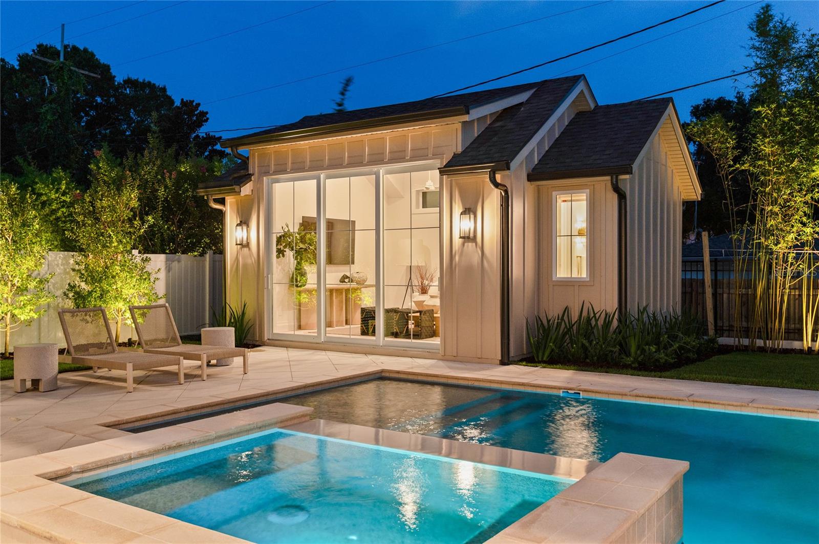 BEVERLY SHORES - Residential