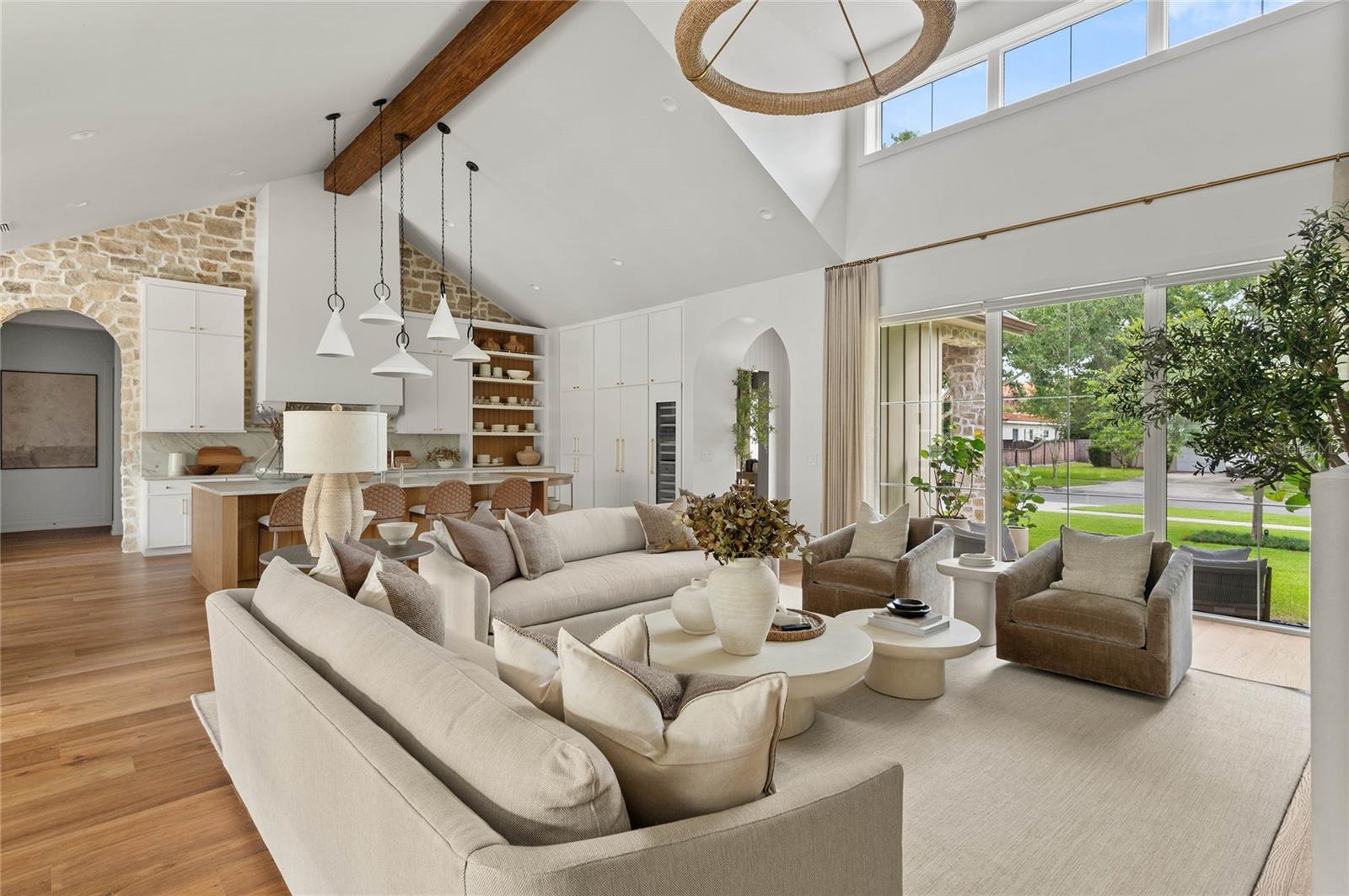 BEVERLY SHORES - Residential