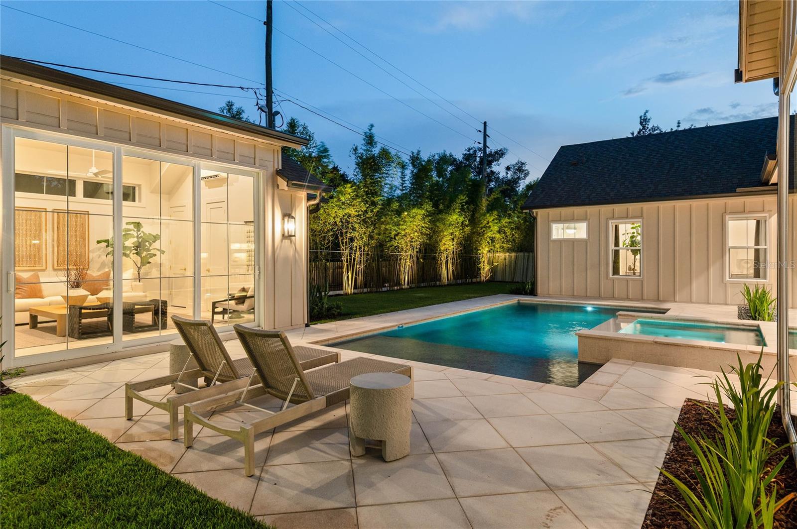 BEVERLY SHORES - Residential