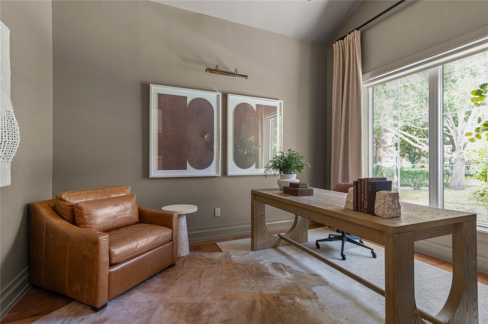 BEVERLY SHORES - Residential
