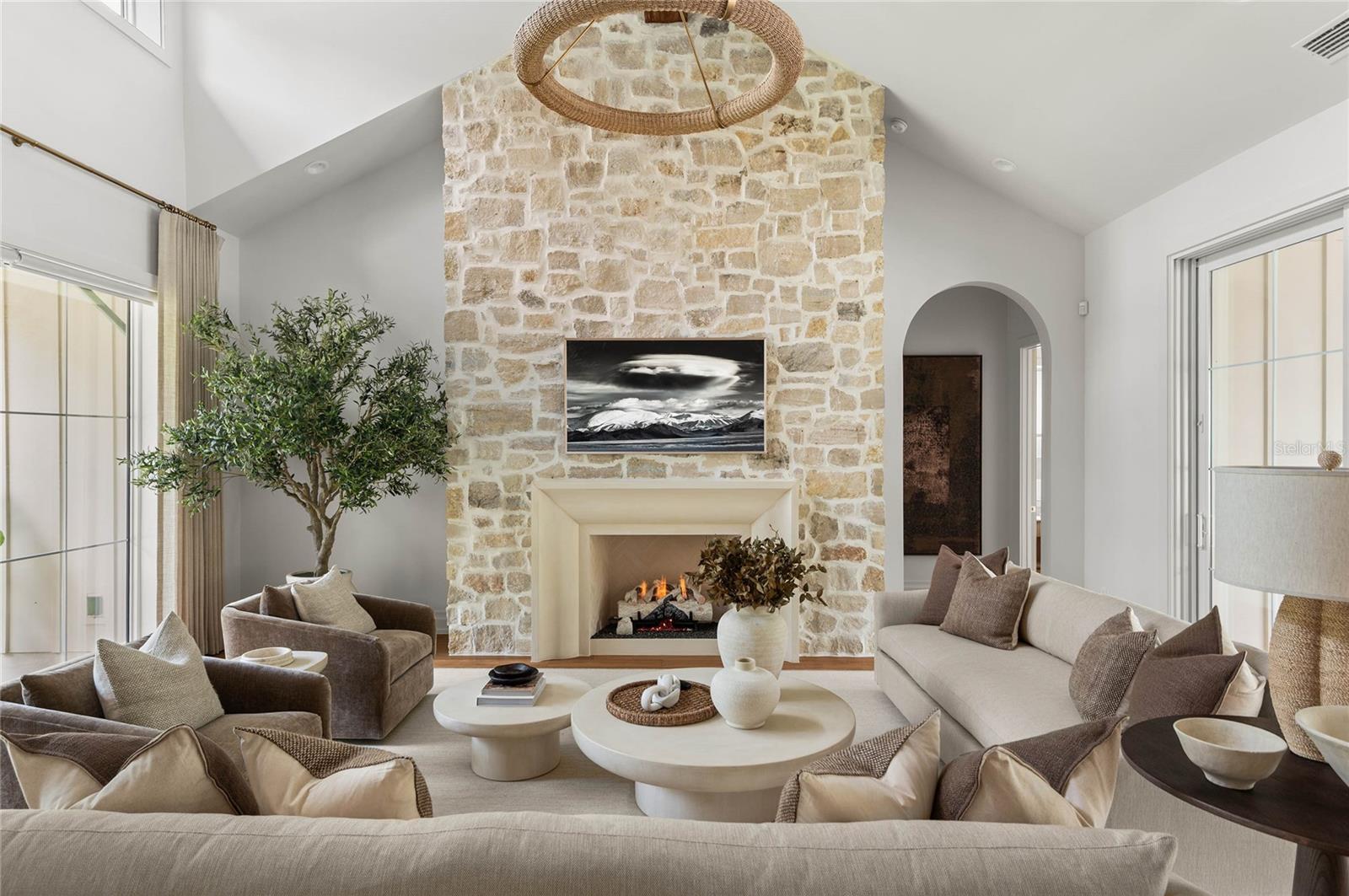 BEVERLY SHORES - Residential