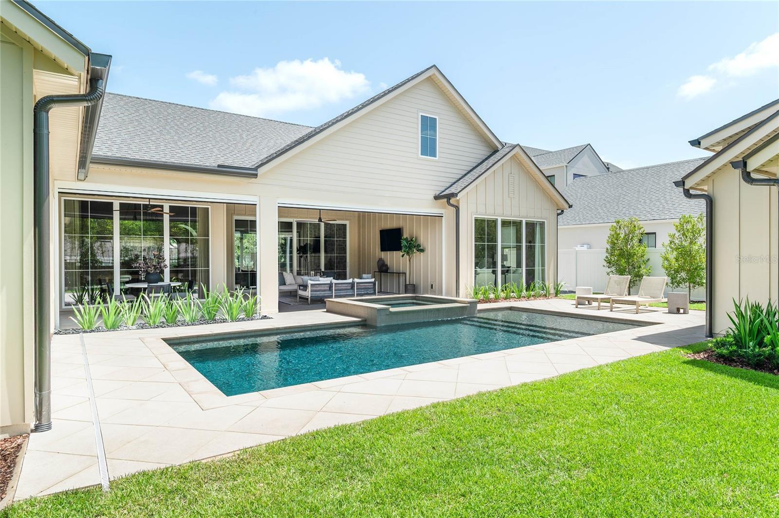 BEVERLY SHORES - Residential